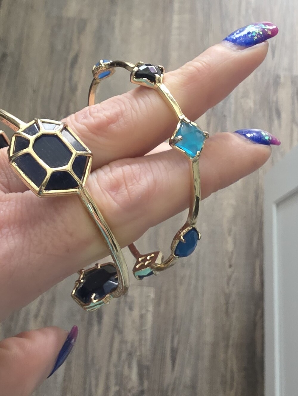 Kendra Scott Beverly Bangle Bracelet Set. Gold with Blue Azure & Navy Catseye